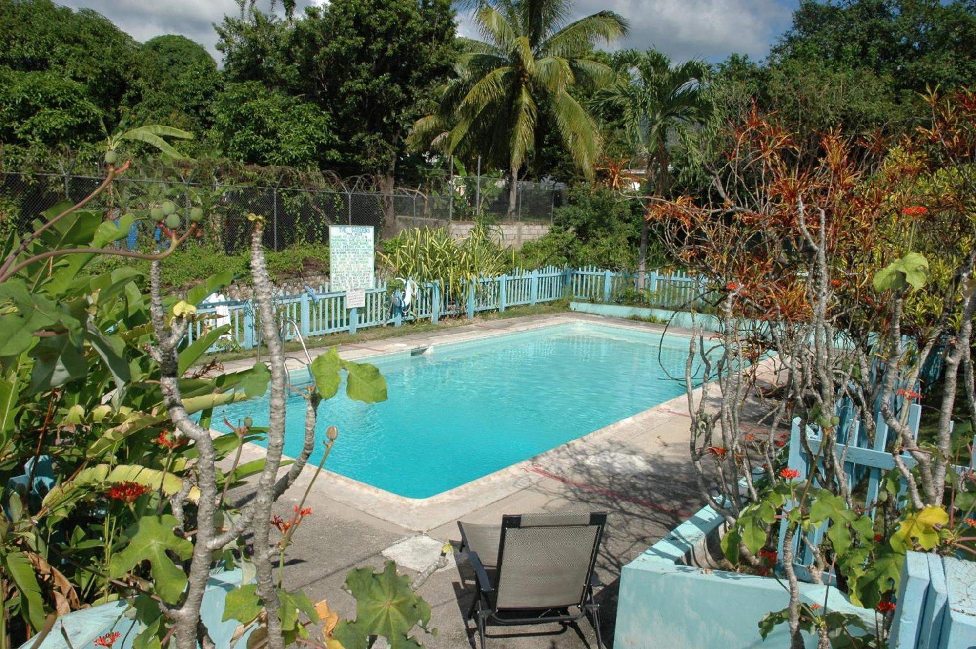 Villa The Gardens à Kingston Extérieur photo